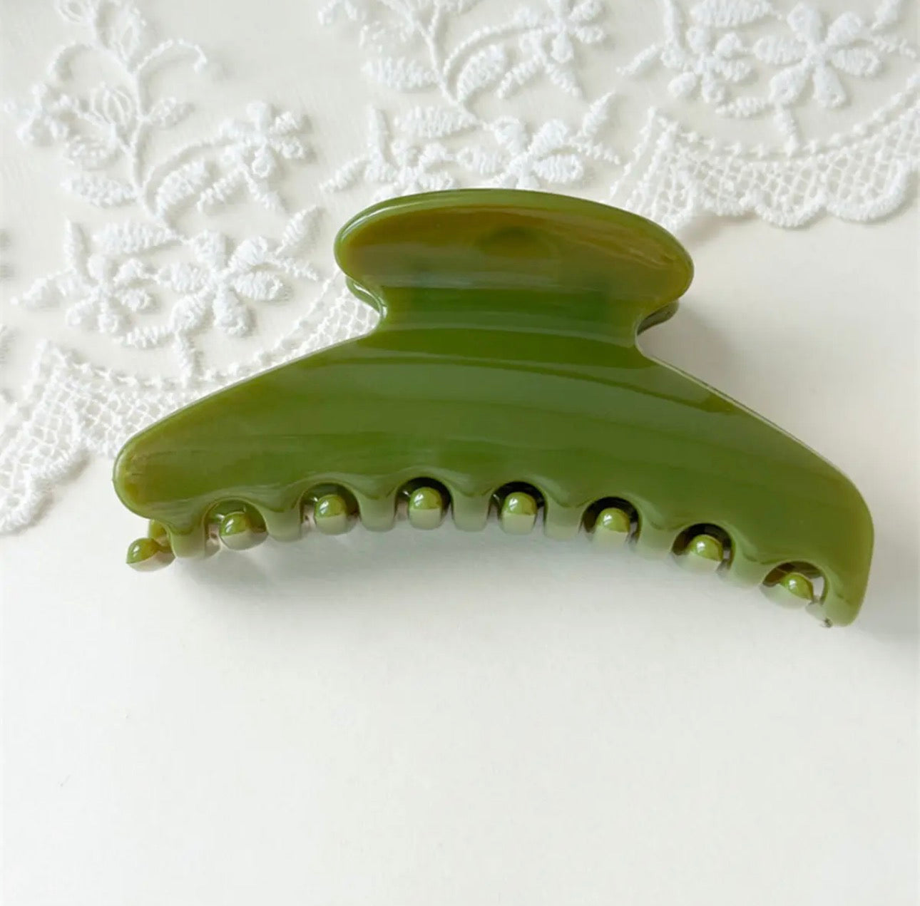 Elegant Glossy Fan Hair Clip
