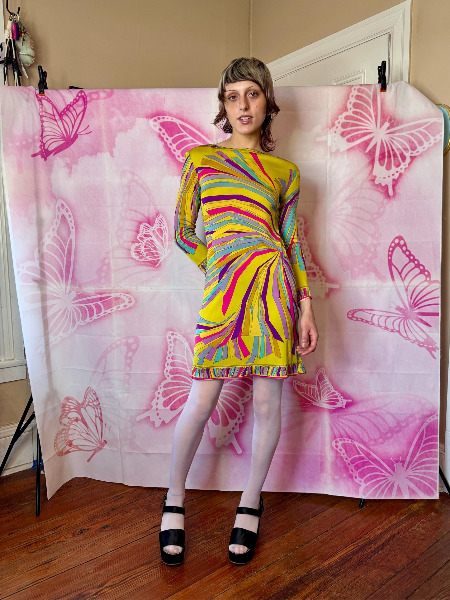 εϊз COMING SOON εϊз 1960s Emilio Pucci Citrine Pinwheel Print Silk Jersey Shift Dress