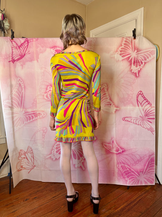 εϊз COMING SOON εϊз 1960s Emilio Pucci Citrine Pinwheel Print Silk Jersey Shift Dress