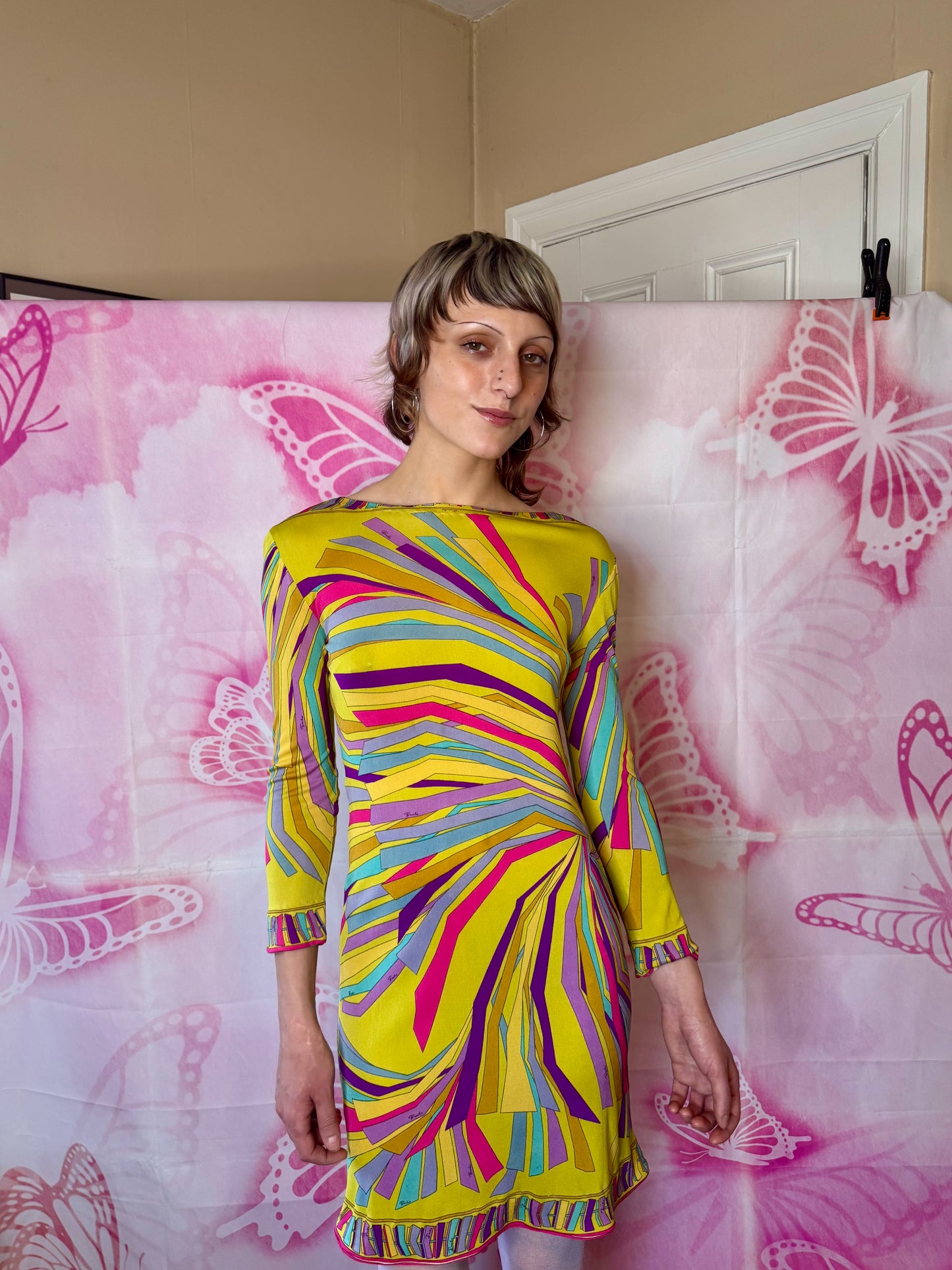 εϊз COMING SOON εϊз 1960s Emilio Pucci Citrine Pinwheel Print Silk Jersey Shift Dress
