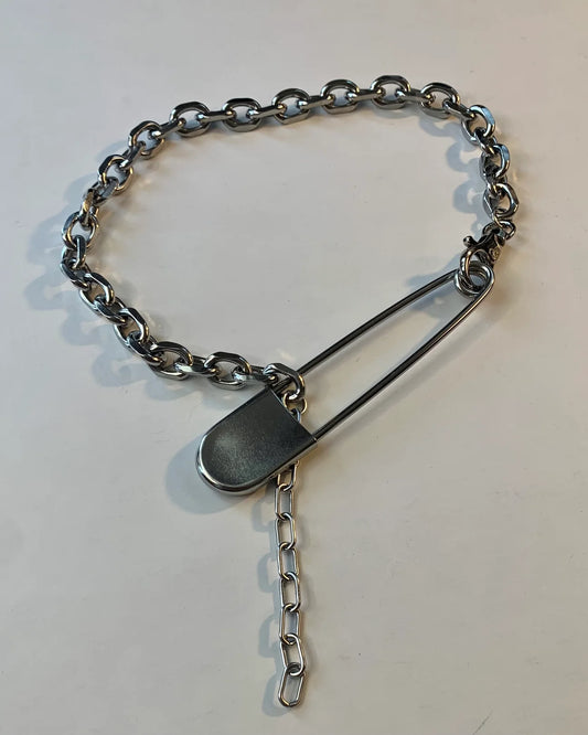 Shop Journal Jumbo Safety Pin Chunky Necklace