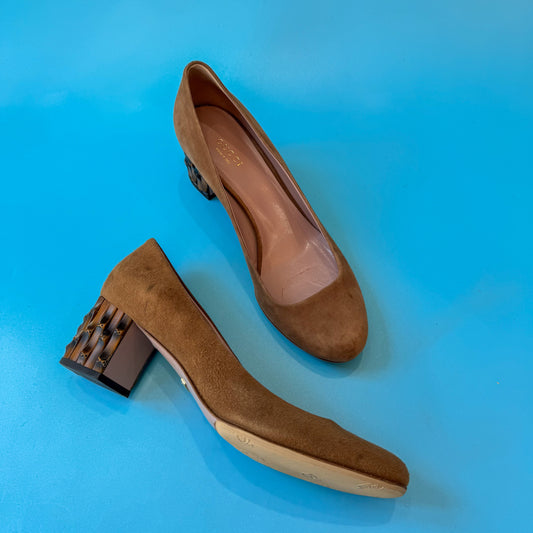 GUCCI Dahlia Suede Pumps