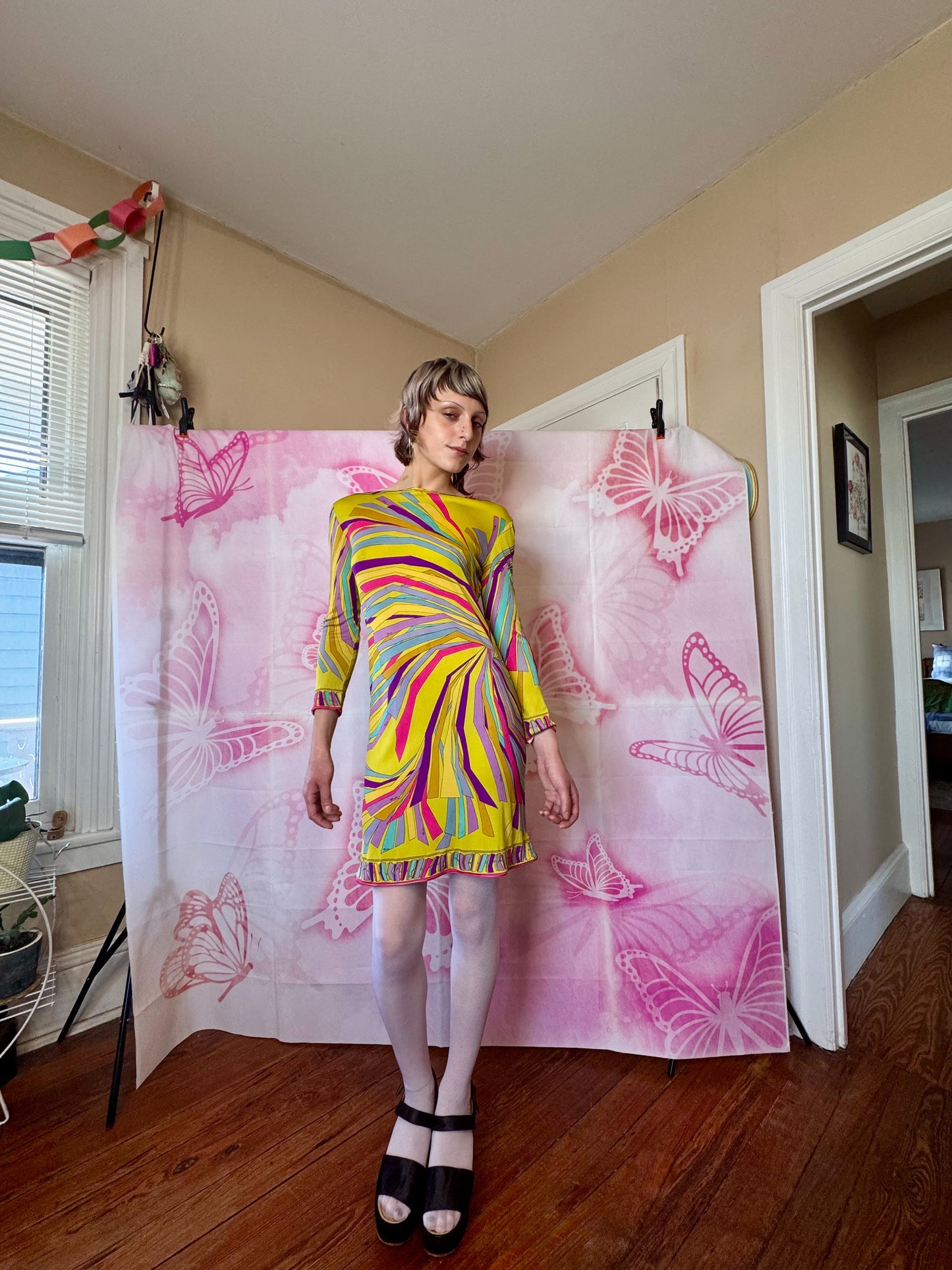 εϊз COMING SOON εϊз 1960s Emilio Pucci Citrine Pinwheel Print Silk Jersey Shift Dress