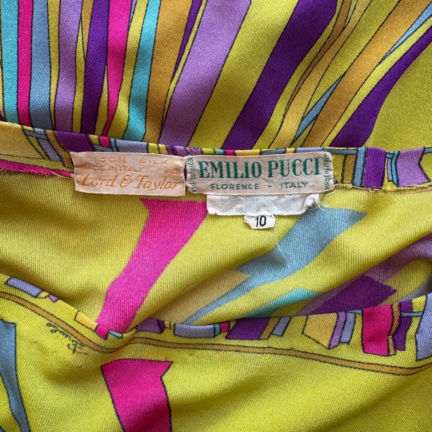 εϊз COMING SOON εϊз 1960s Emilio Pucci Citrine Pinwheel Print Silk Jersey Shift Dress